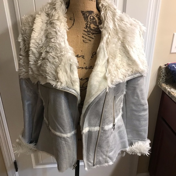 🧥INC Silver Fur Jacket - Picture 2 of 11